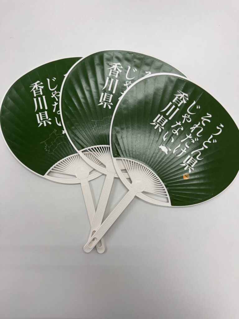 うちわ制作のおしごと
